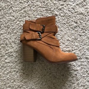 Mossimo supply co. Size 7 booties. Barely worn